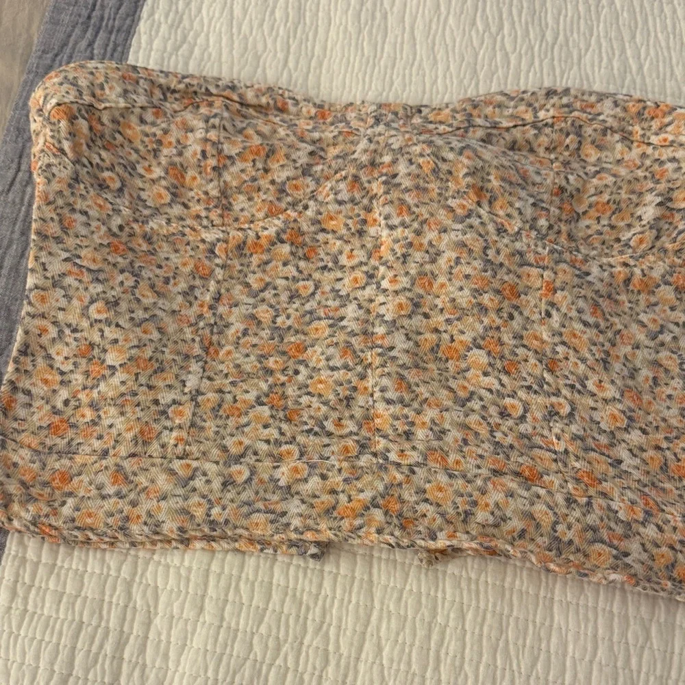 Floral Strapless cropped top - Picture 7 of 7